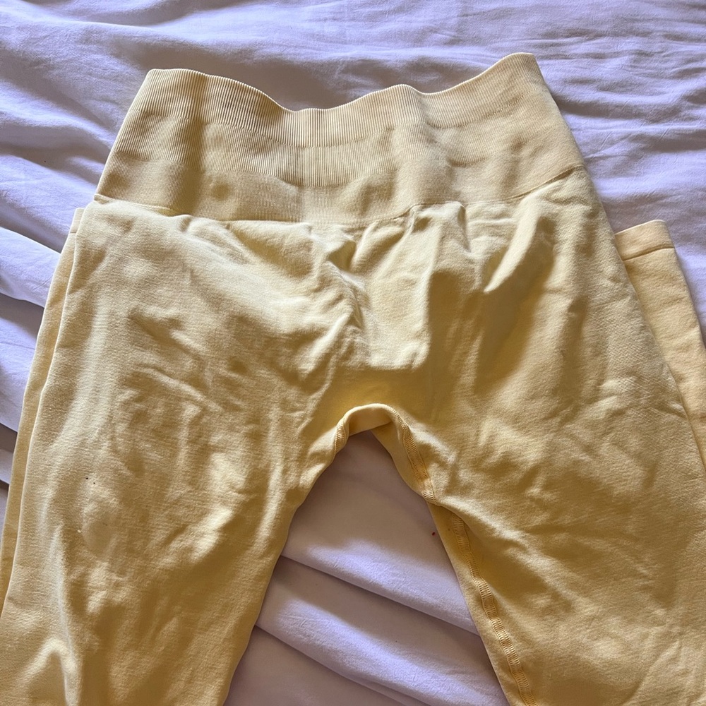 Lemonade amplify leggings